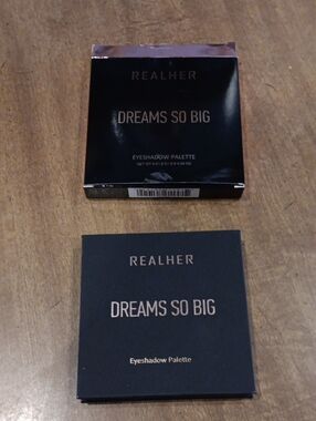 RealHer Dreams So Big Eyeshadow Palette - Black & Rose Gold Accents